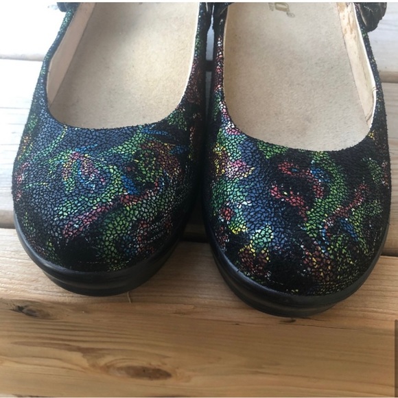 Women's 8 Alegria Flair Winter Garden Wedge Mary Jane Career Floral Pumps Shoes - Picture 6 of 12